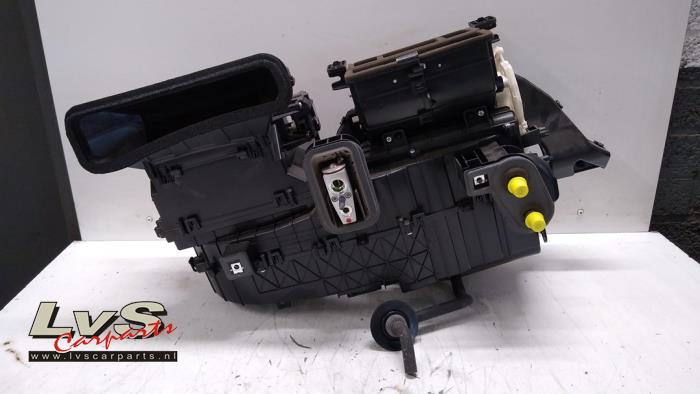 Värmarhus från en Opel Karl 1.0 12V 2016