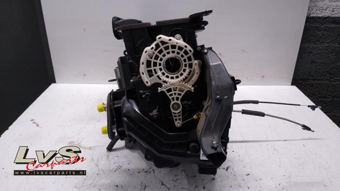 Värmarhus från en Opel Karl 1.0 12V 2016