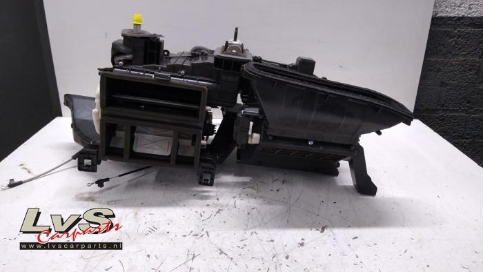 Värmarhus från en Opel Karl 1.0 12V 2016