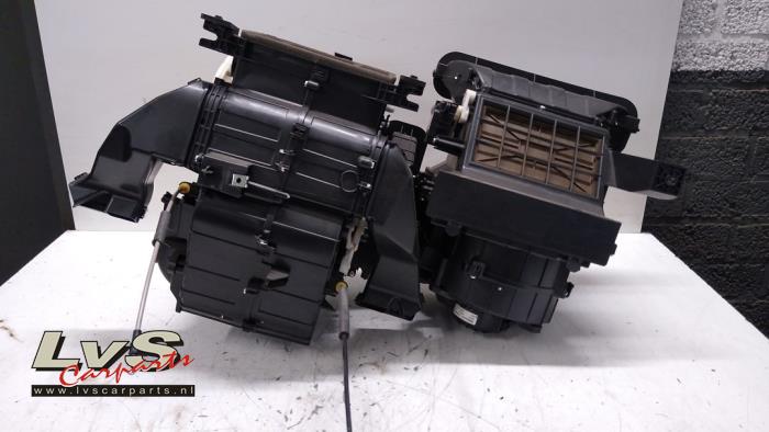 Värmarhus från en Opel Karl 1.0 12V 2016