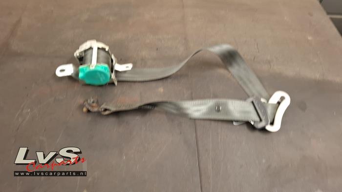 Hyundai I30 Rear seatbelt, right