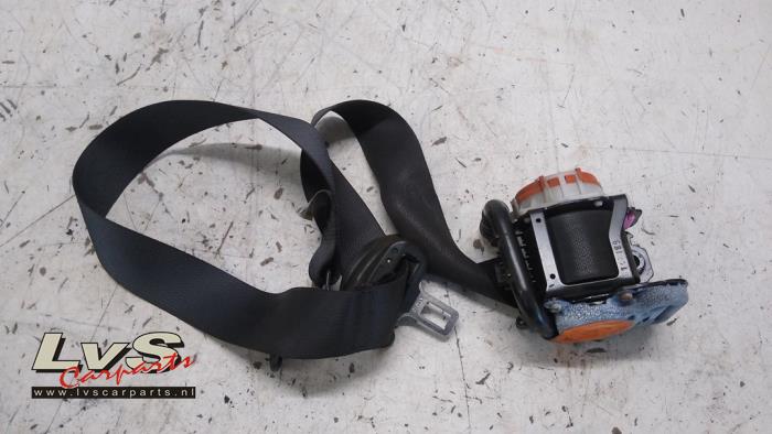 Nissan Qashqai Tendeur de ceinture droit