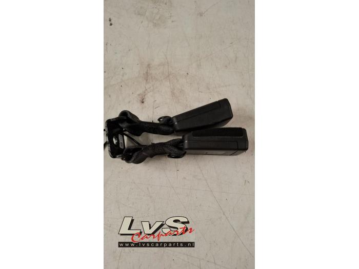 Opel Astra Rear seatbelt buckle, centre