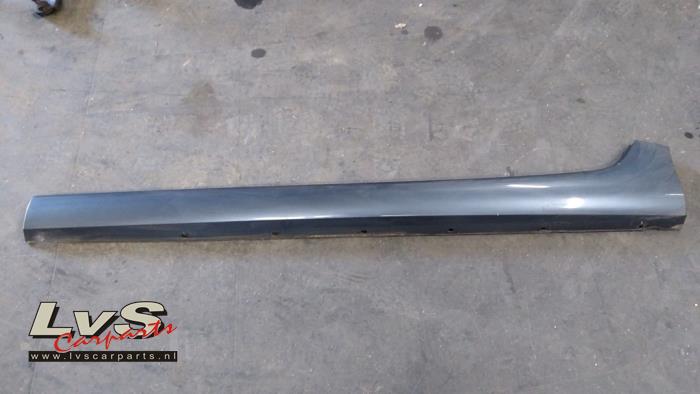 Renault Zoe Seitenschürze links