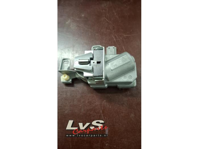 Volvo V40 Electronic ignition key