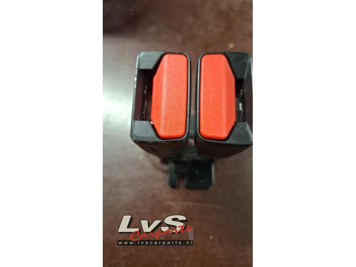Volvo V40 Rear seatbelt buckle, right