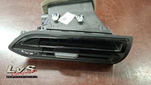 Gebruikte Luchtrooster Dashboard Citroen C4 Spacetourer (3D/3E) 1.2 12V PureTech 130 Prijs € 45,00 Margeregeling aangeboden door LvS Carparts