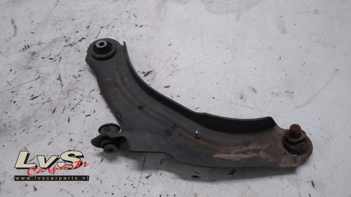 Renault Clio Bras de suspension avant gauche