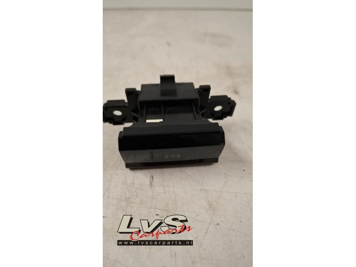 Citroen C4 Picasso Parking brake switch