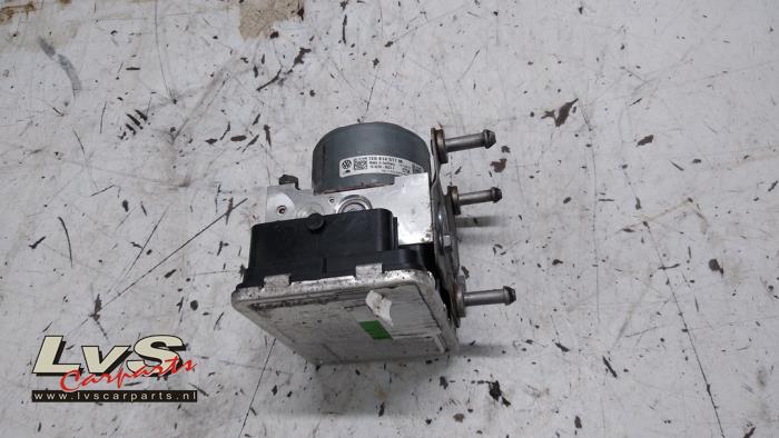 Volkswagen Transporter ABS pump