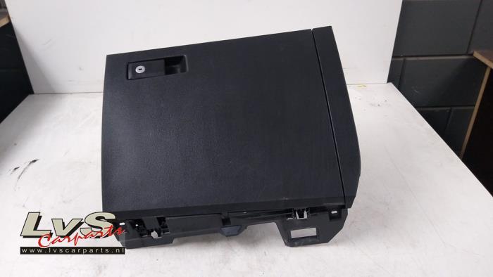 Volkswagen Caddy Glovebox