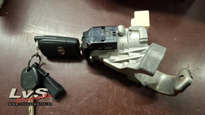 Toyota Aygo Zündschloss+Schlüssel