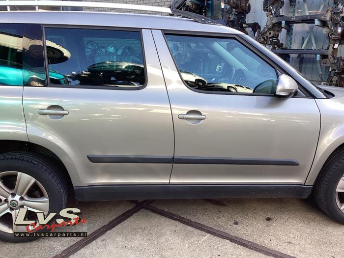 Skoda Yeti Front door 4-door, right