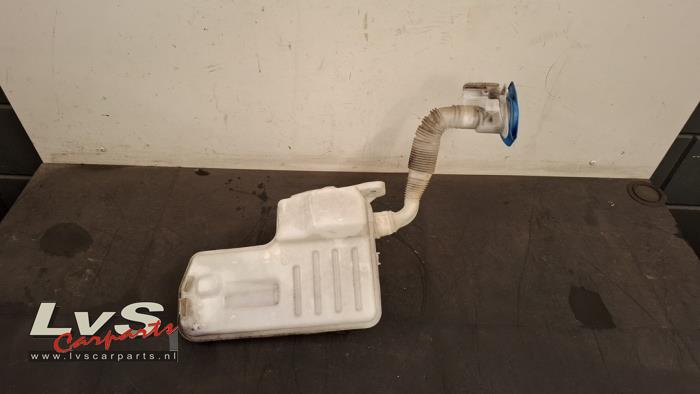Seat Leon Front windscreen washer reservoir