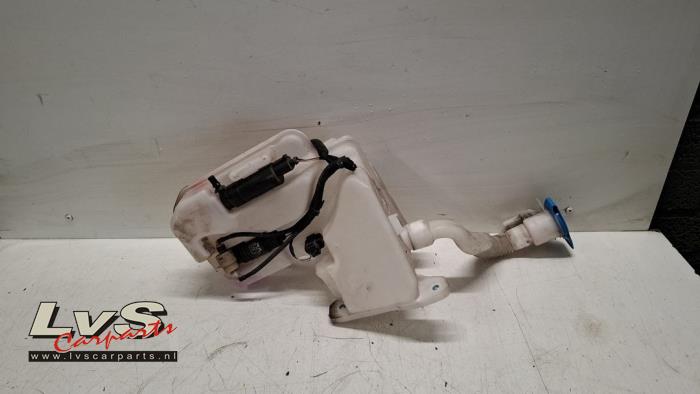 Seat Leon Front windscreen washer reservoir