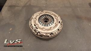 Gebruikte Dubbele massa vliegwiel Volkswagen Tiguan (5N1/2) 2.0 TSI 16V 4Motion Prijs € 100,00 Margeregeling aangeboden door LvS Carparts
