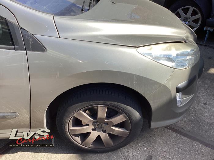 Peugeot 308 Front wing, right
