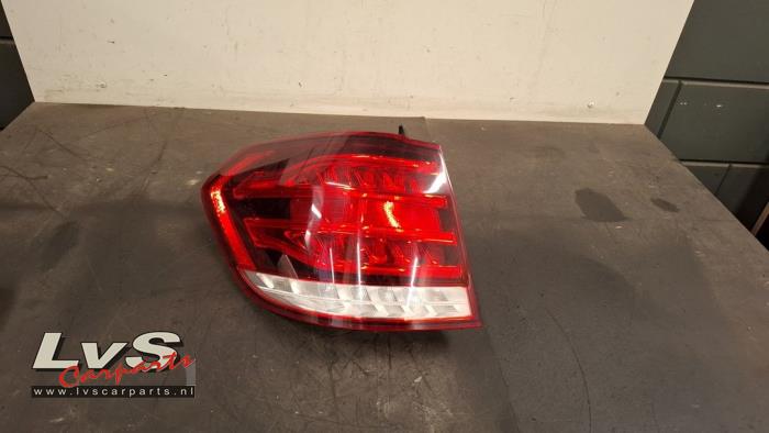 Mercedes E-Klasse Rücklicht links