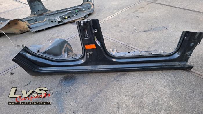 Volkswagen Polo Seuil droit