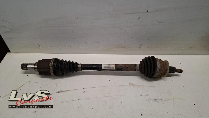 Volkswagen Polo Aandrijfas links-voor