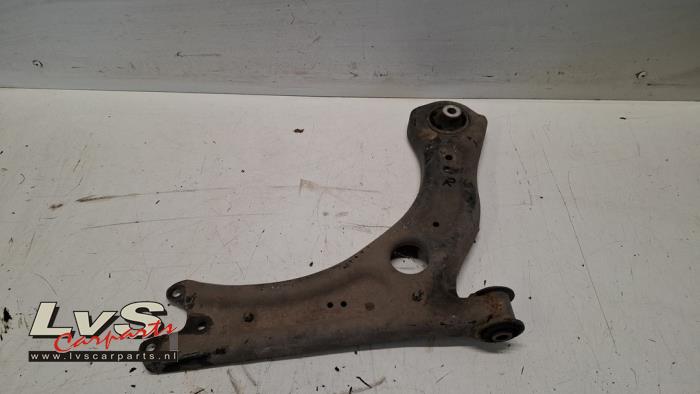 Volkswagen Polo Bras de suspension avant droit
