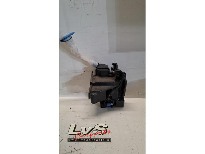Volkswagen Polo Front windscreen washer reservoir
