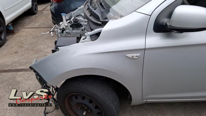 Hyundai I20 Front wing, left