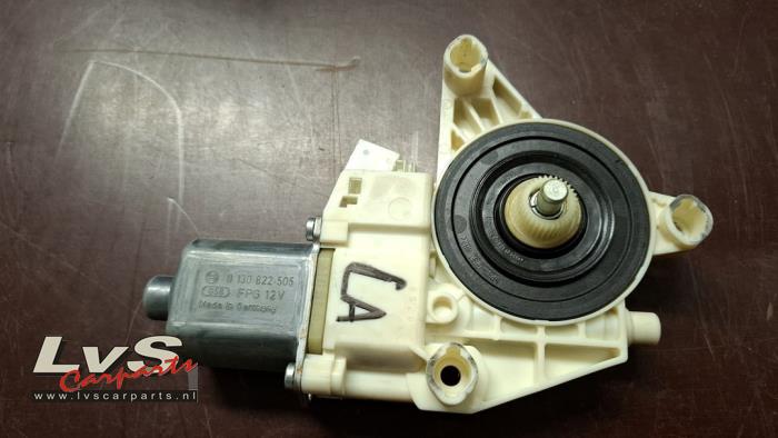 Mercedes E-Klasse Moteur de vitre portière