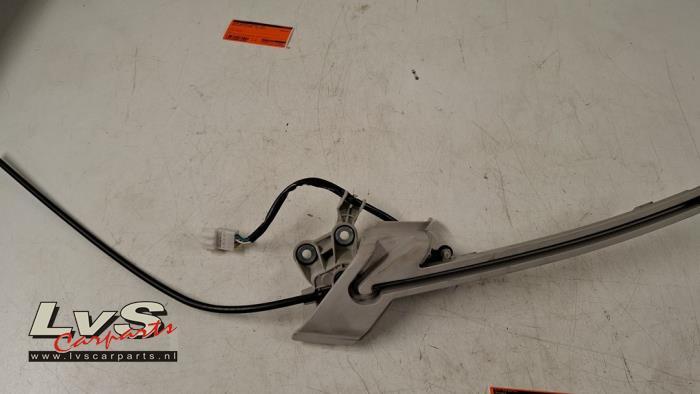 Mercedes E-Klasse Moteur de cache-bagages droite