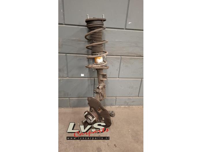 Mazda 2. Barre amortisseur avant gauche