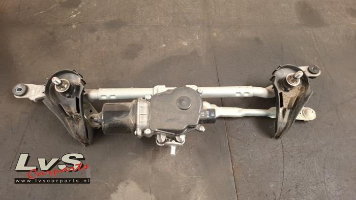 Mazda 2. Wiper motor + mechanism