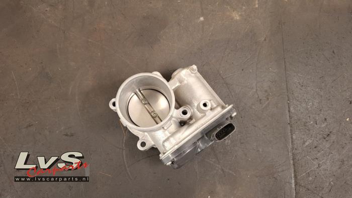 Mazda 2. Throttle body