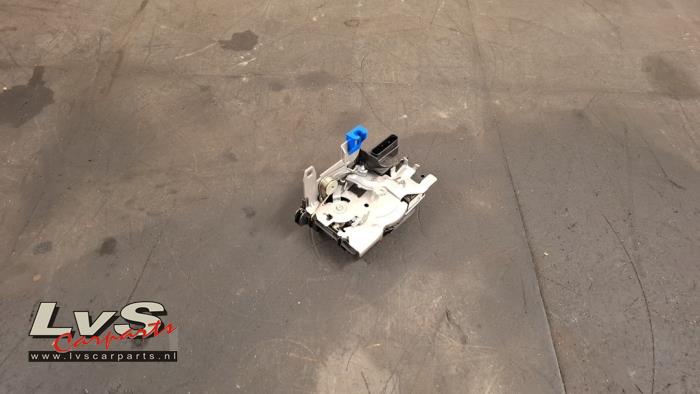 Lynk & Co 01 Deurslot Mechaniek 4Deurs links-achter