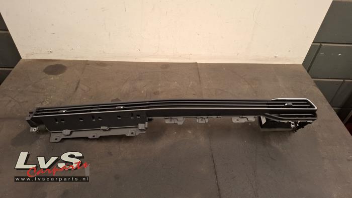 Lynk & Co 01 Dashboard vent