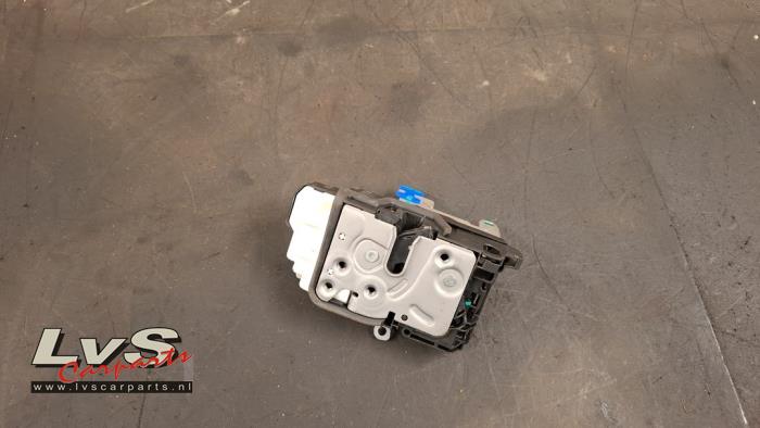 Lynk & Co 01 Deurslot Mechaniek 4Deurs links-voor