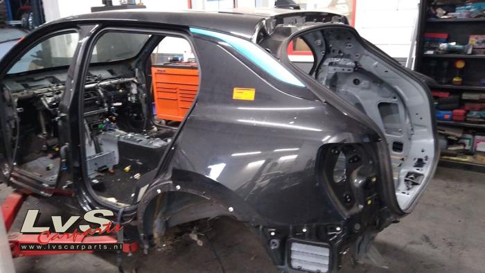 Lynk & Co 01 Schnittteil links hinten