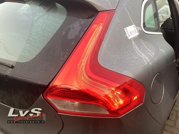 Volvo V40 Feu arrière droit