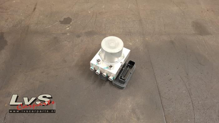 Lynk & Co 01 ABS Pumpe