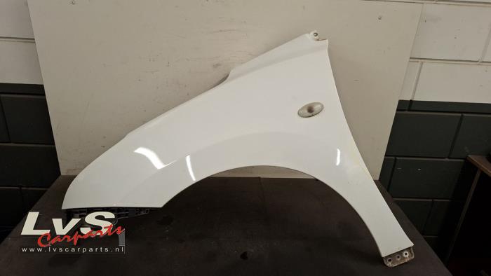 Suzuki Baleno Kotflügel links vorne