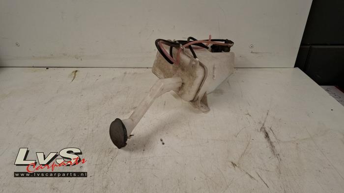 Nissan Micra Front windscreen washer reservoir