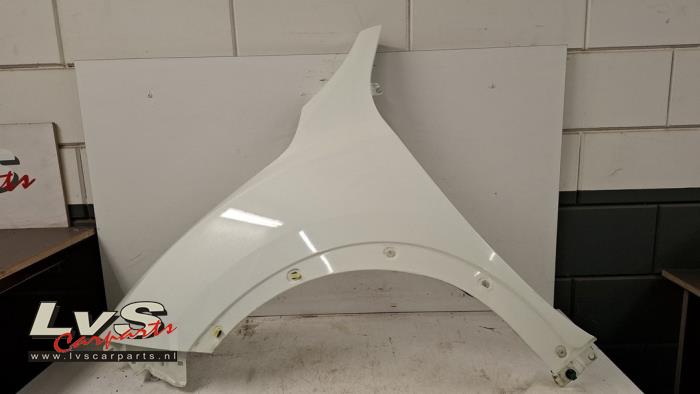 Nissan Juke Front wing, left