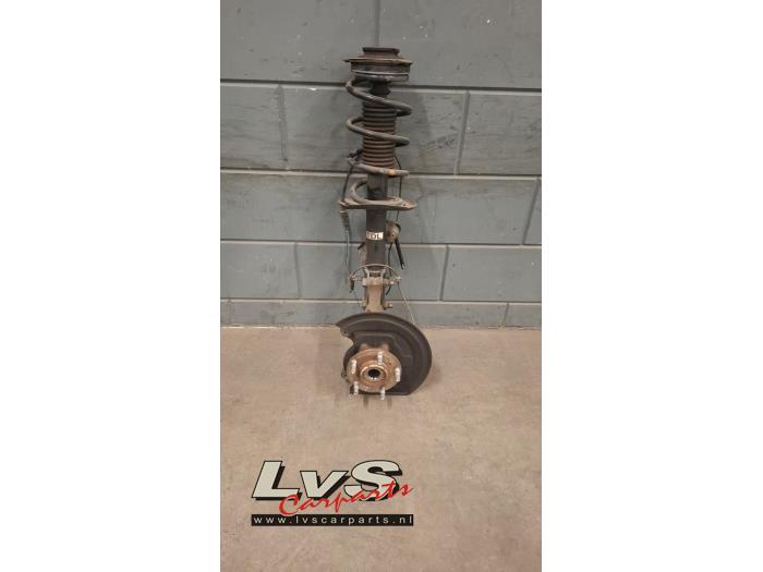 Nissan Juke Front shock absorber rod, left