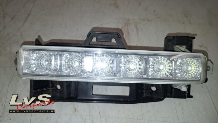 Peugeot 108 Veilleuse droite