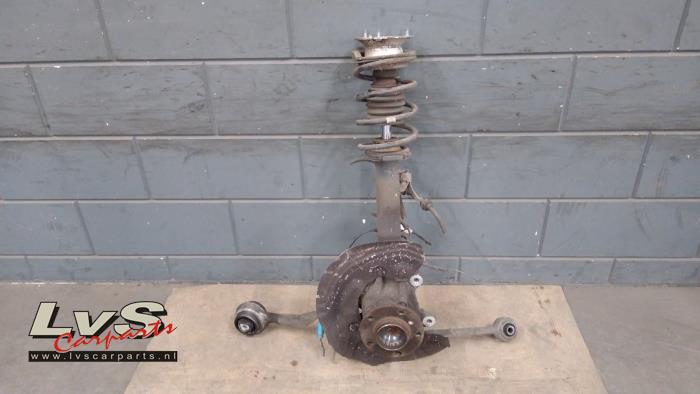 BMW X1 Stoßdämpferstrebe links vorne