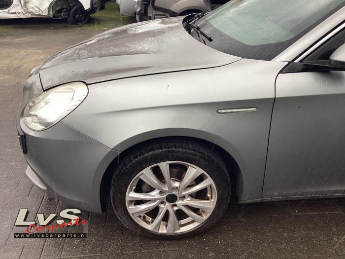 Alfa Romeo Giulietta Front wing, left