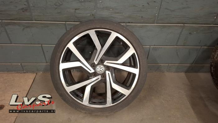 Volkswagen Polo Jante + pneumatique