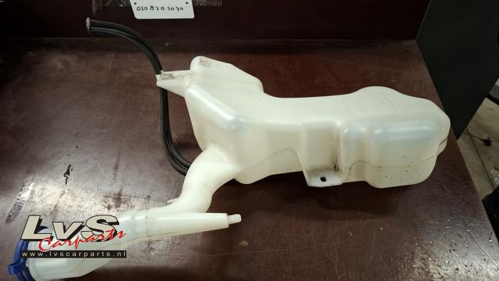 Ford Fiesta Front windscreen washer reservoir