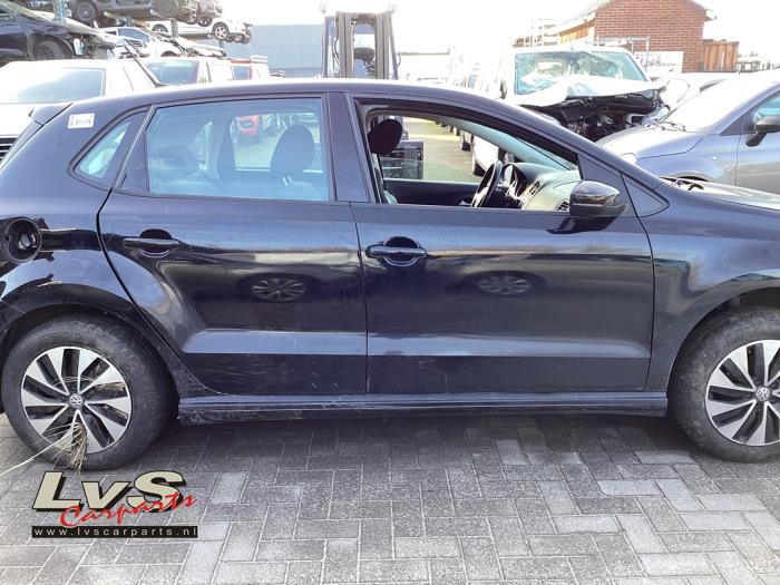 Volkswagen Polo Front door 4-door, right