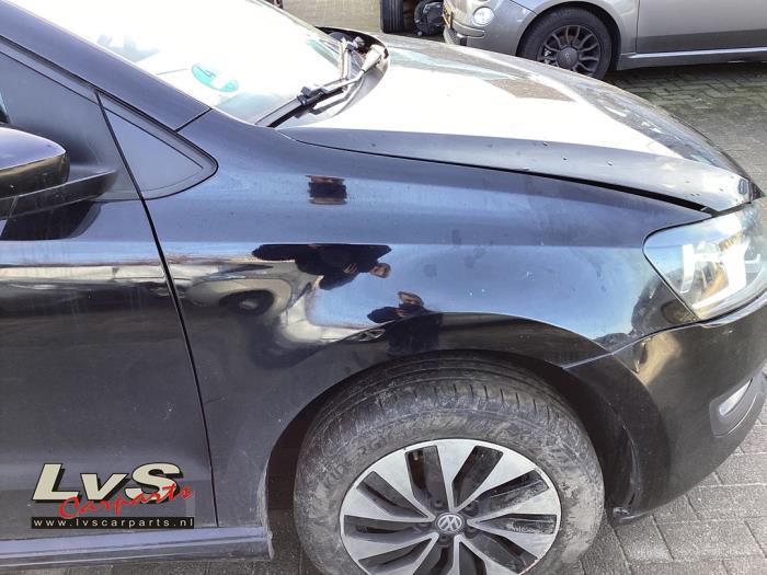 Volkswagen Polo Front wing, right