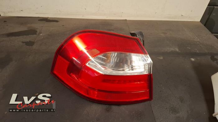 Kia Rio Achterlicht links